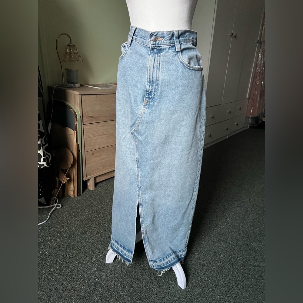 ZARA Light Wash Denim Distressed Hem Straight Midi Maxi Front Slit Cotton Skirt - Picture 3 of 16